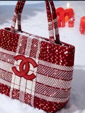 Red Sequined Tweed Tote with Interlocking Logo GWP